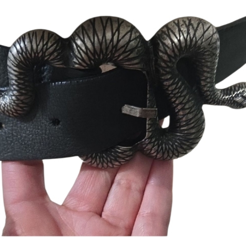 Le Lis Black and Silver Classic Leather Belt